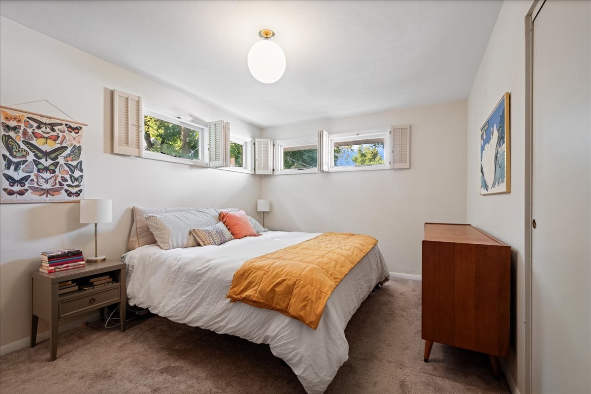 100 Green Bay Road Highland Park, IL 60035 - Photo 10 of 21 Gallery Image 10