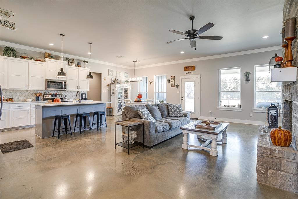 492 Clark Lake Road Weatherford, TX 76088 - Photo 10 of 38 Gallery Image 10
