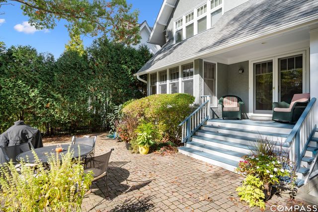 $1,445,000 | 901 Greenwood Avenue, Wilmette, IL 60091