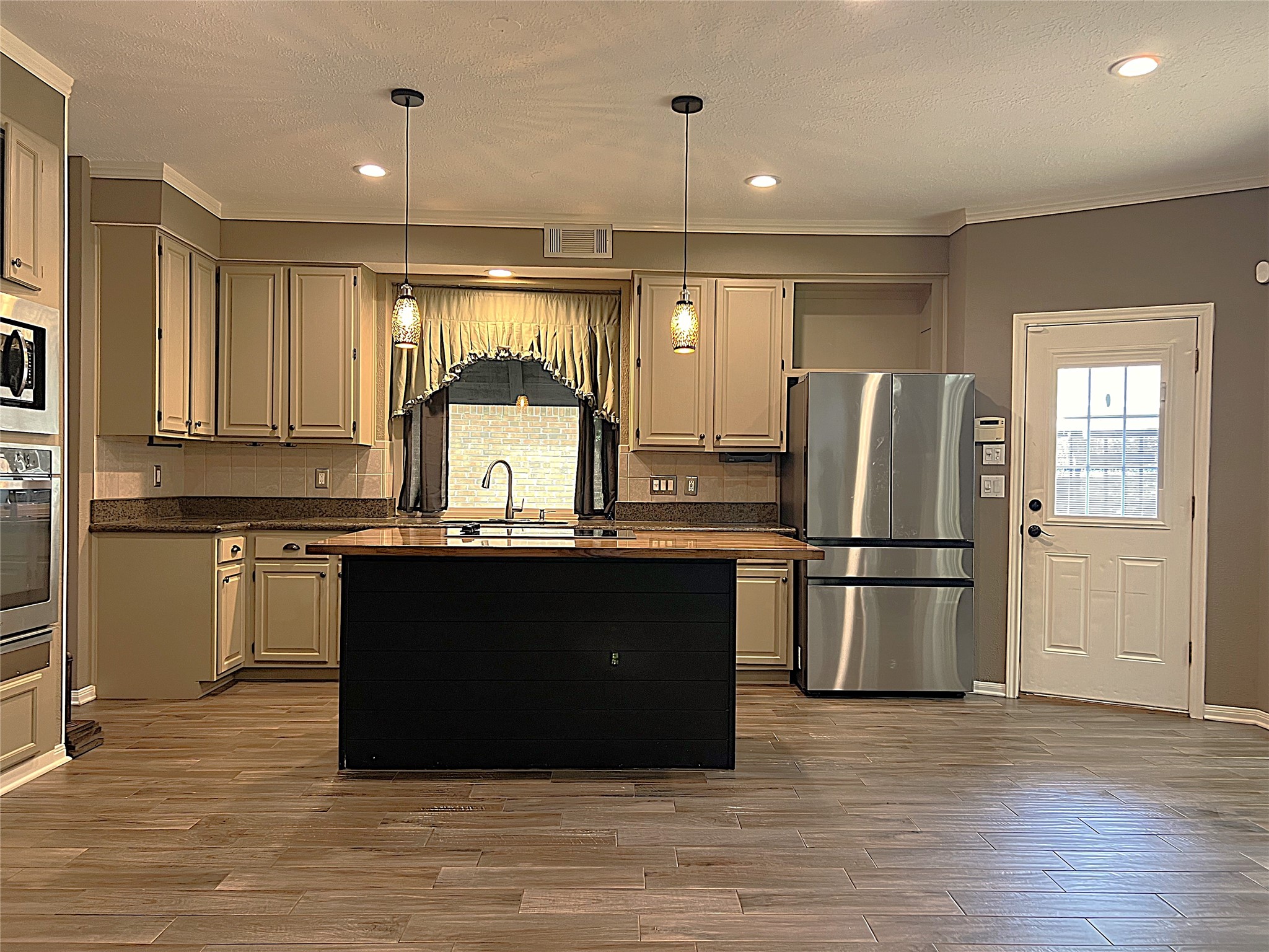 3607 Spring Arbor Way Houston, TX 77345 - Photo 6 of 44