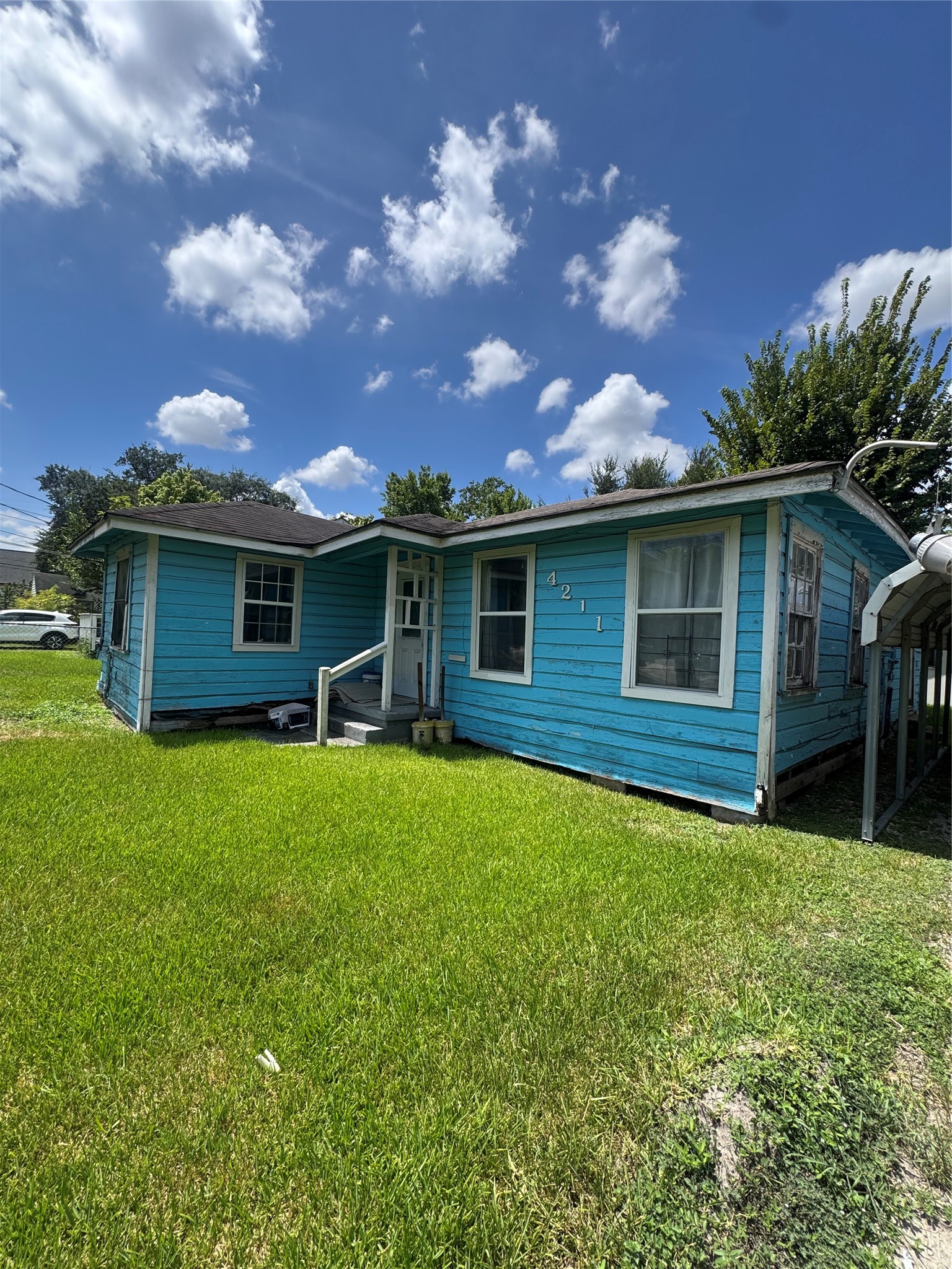 4211 Castor Street Houston, TX 77022 - Photo 2 of 8 Gallery Image 2