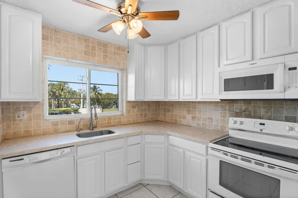 $375,000 | 50 Celestial Way, Unit 208, Juno Beach, FL 33408