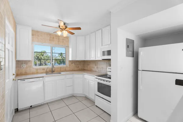 $375,000 | 50 Celestial Way, Unit 208, Juno Beach, FL 33408
