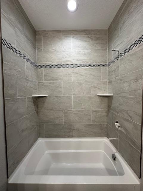 621 Wickland Way Colgate, WI 53017 - Photo 4 of 15 Family bathroom