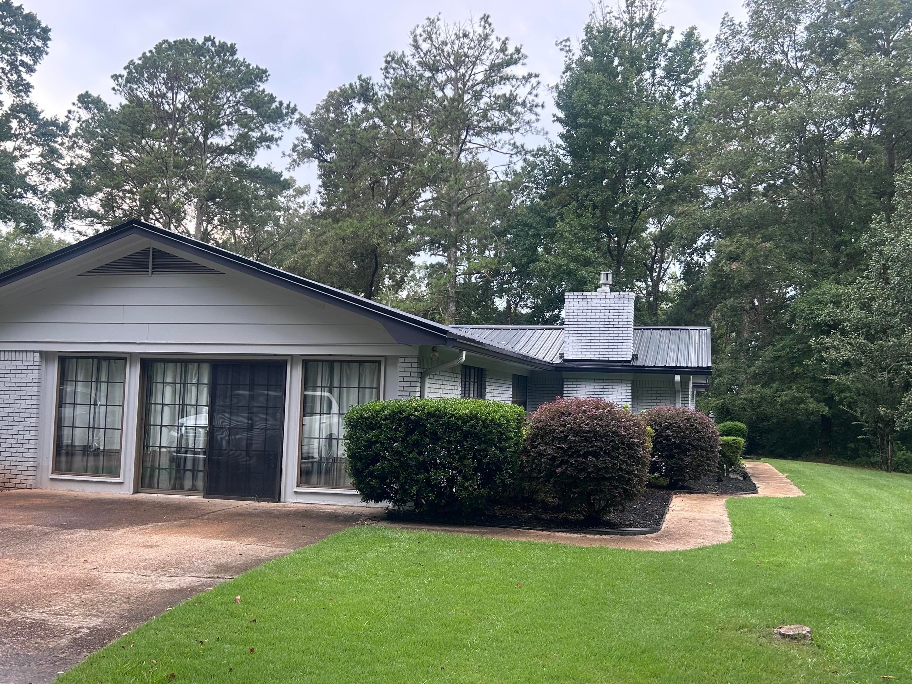 151 Deer Park Road Tupelo, MS 38804 - Photo 8 of 40 Gallery Image 8