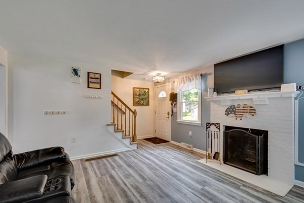 3 West Belcher Road, Unit B Foxboro, MA 02035 - Photo 5 of 23 Gallery Image 5