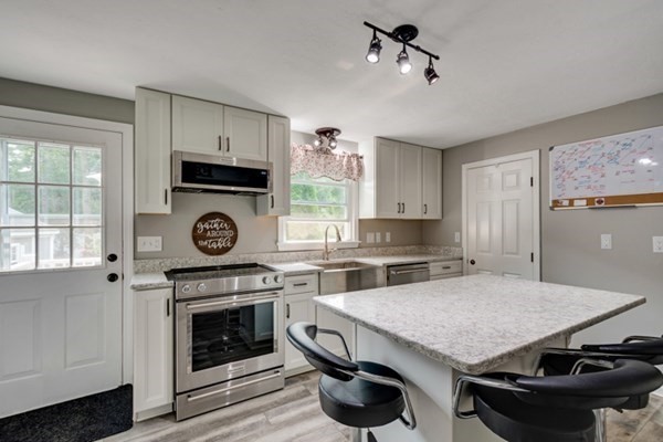 3 West Belcher Road, Unit B Foxboro, MA 02035 - Photo 6 of 23 Gallery Image 6