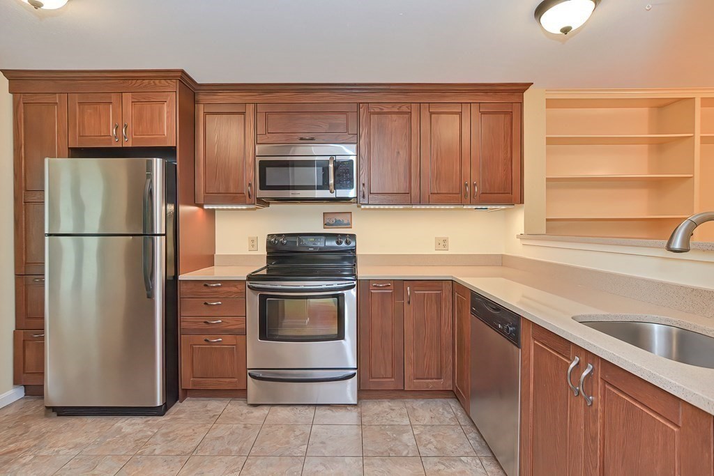 119 Stone Ridge Road, Unit 119 Franklin, MA 02038 - Photo 8 of 33 Gallery Image 8