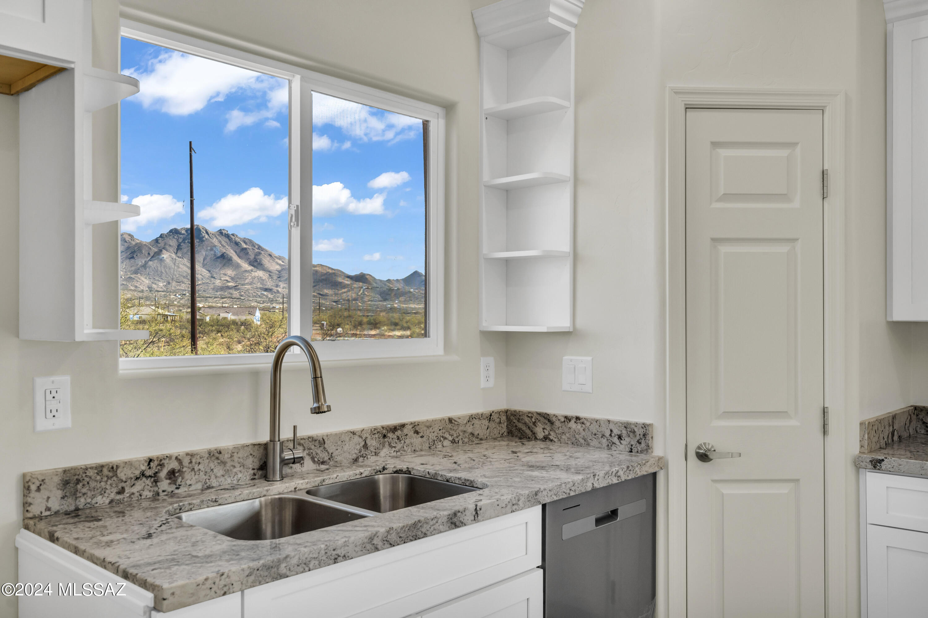 100 Headge Court Rio Rico, AZ 85648 - Photo 8 of 29
