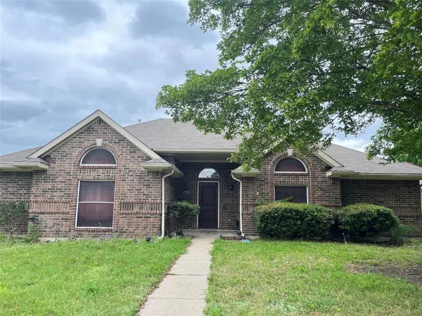 $2,095 | 6608 Buckeye Drive, Rowlett, TX 75089