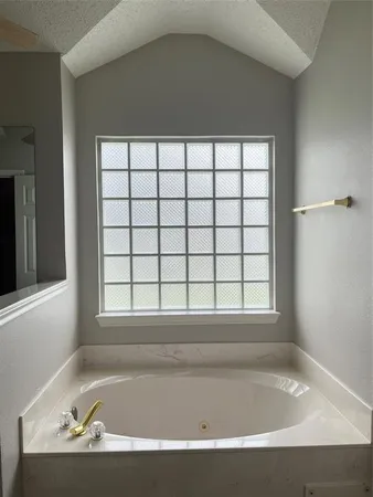 $2,095 | 6608 Buckeye Drive, Rowlett, TX 75089