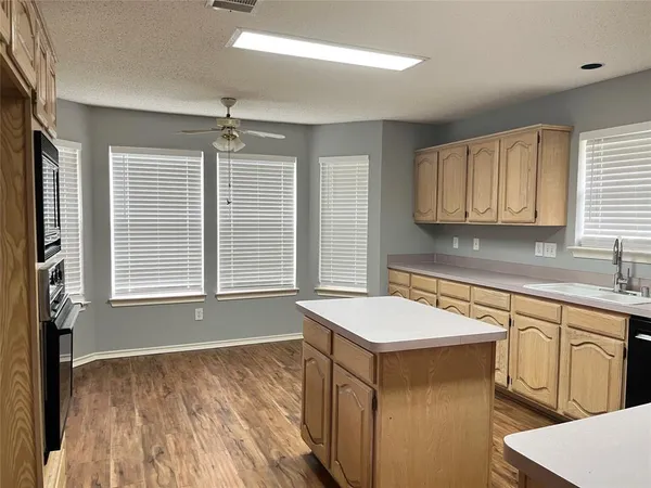 $2,095 | 6608 Buckeye Drive, Rowlett, TX 75089
