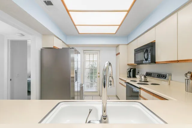 $465,000 | 115 Desert Falls Drive East, Palm Desert, CA 92211