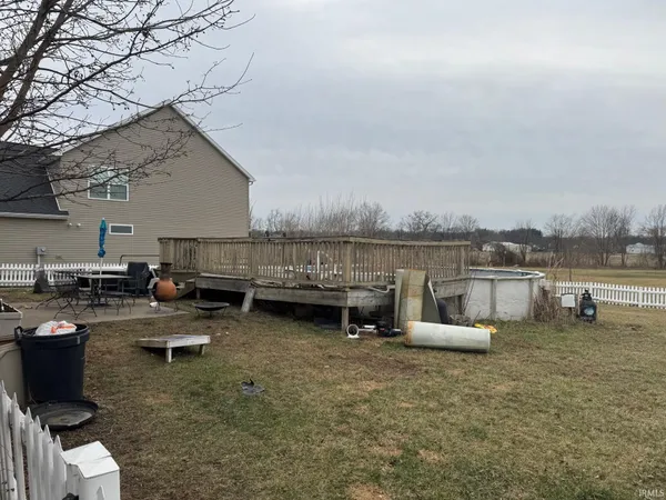 $239,000 | 4907 Lincoln Pointe Drive, Newburgh, IN 47630