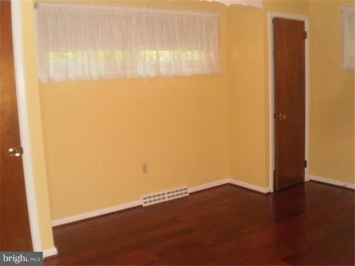 332 Ernst Road Reading, PA 19601 - Photo 4 of 9