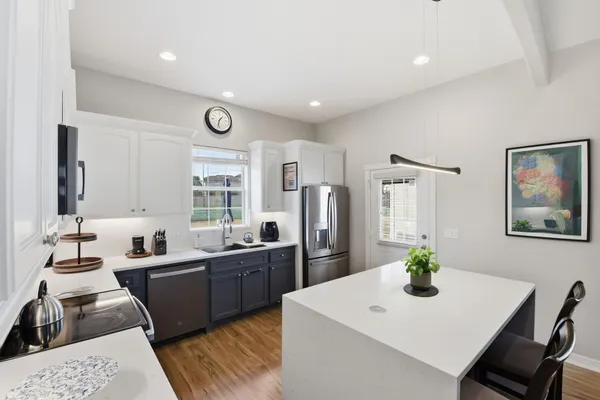 $2,100 | 43 Regency Point, Montgomery, TX 77356