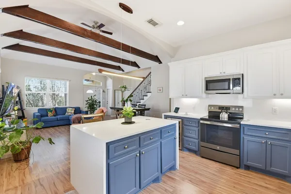 $2,100 | 43 Regency Point, Montgomery, TX 77356