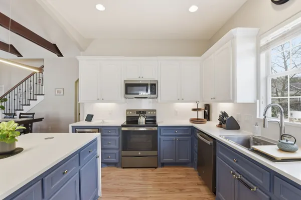 $2,100 | 43 Regency Point, Montgomery, TX 77356