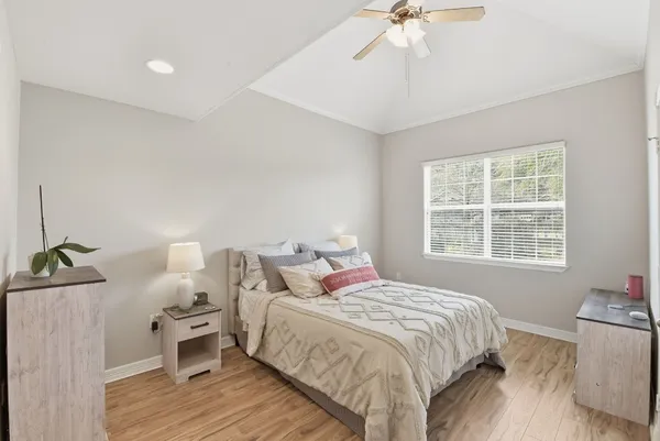$2,100 | 43 Regency Point, Montgomery, TX 77356