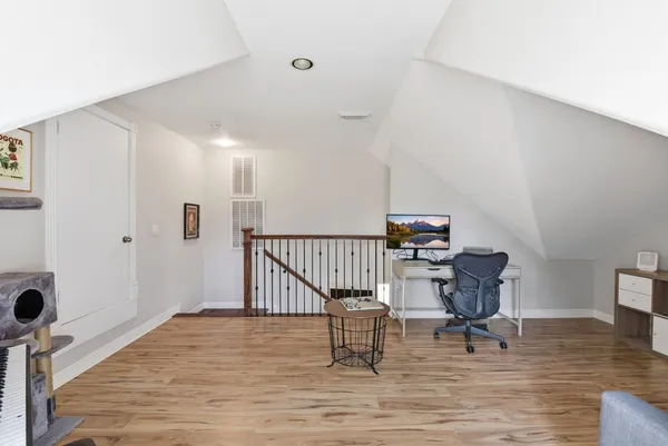 $2,100 | 43 Regency Point, Montgomery, TX 77356