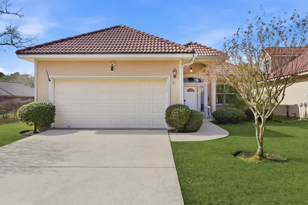 $2,100 | 43 Regency Point, Montgomery, TX 77356