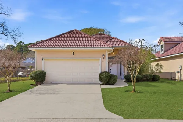 $2,100 | 43 Regency Point, Montgomery, TX 77356