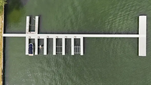 $2,100 | 43 Regency Point, Montgomery, TX 77356