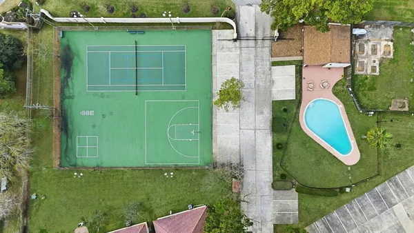 $2,100 | 43 Regency Point, Montgomery, TX 77356