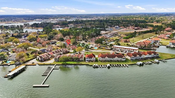 $2,100 | 43 Regency Point, Montgomery, TX 77356