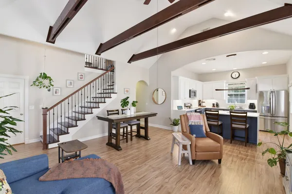 $2,100 | 43 Regency Point, Montgomery, TX 77356