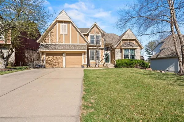 $565,000 | 13029 Bond Street, Overland Park, KS 66213