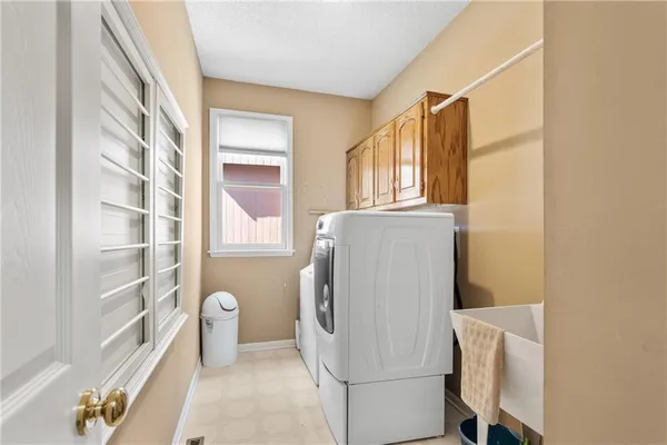 $565,000 | 13029 Bond Street, Overland Park, KS 66213