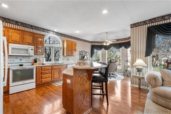 $565,000 | 13029 Bond Street, Overland Park, KS 66213