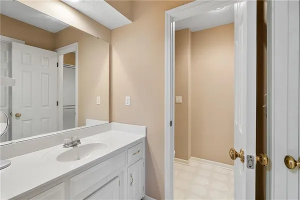 $565,000 | 13029 Bond Street, Overland Park, KS 66213