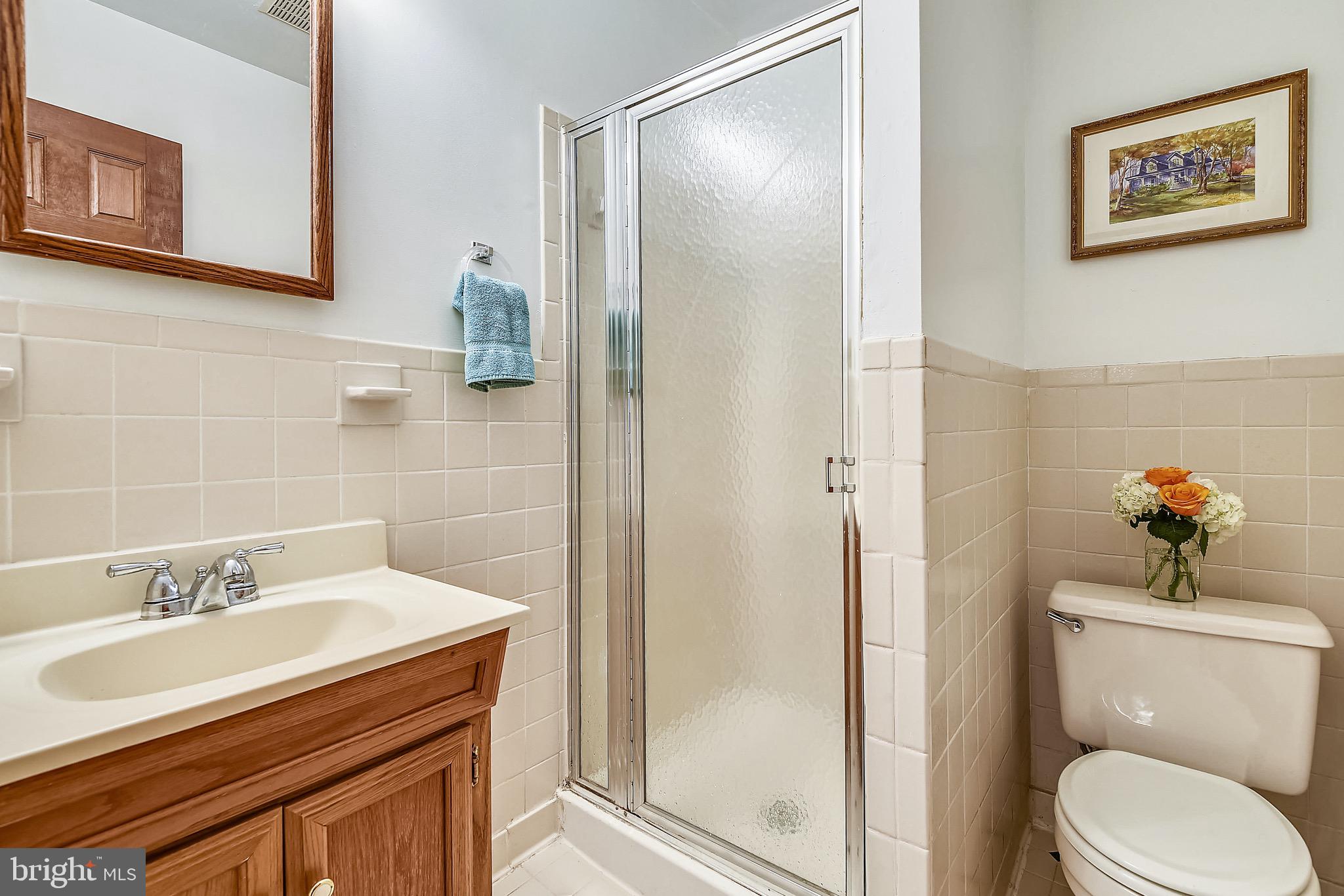 1821 Sherwood Road Silver Spring, MD 20902 - Photo 13 of 25 Master en-suite