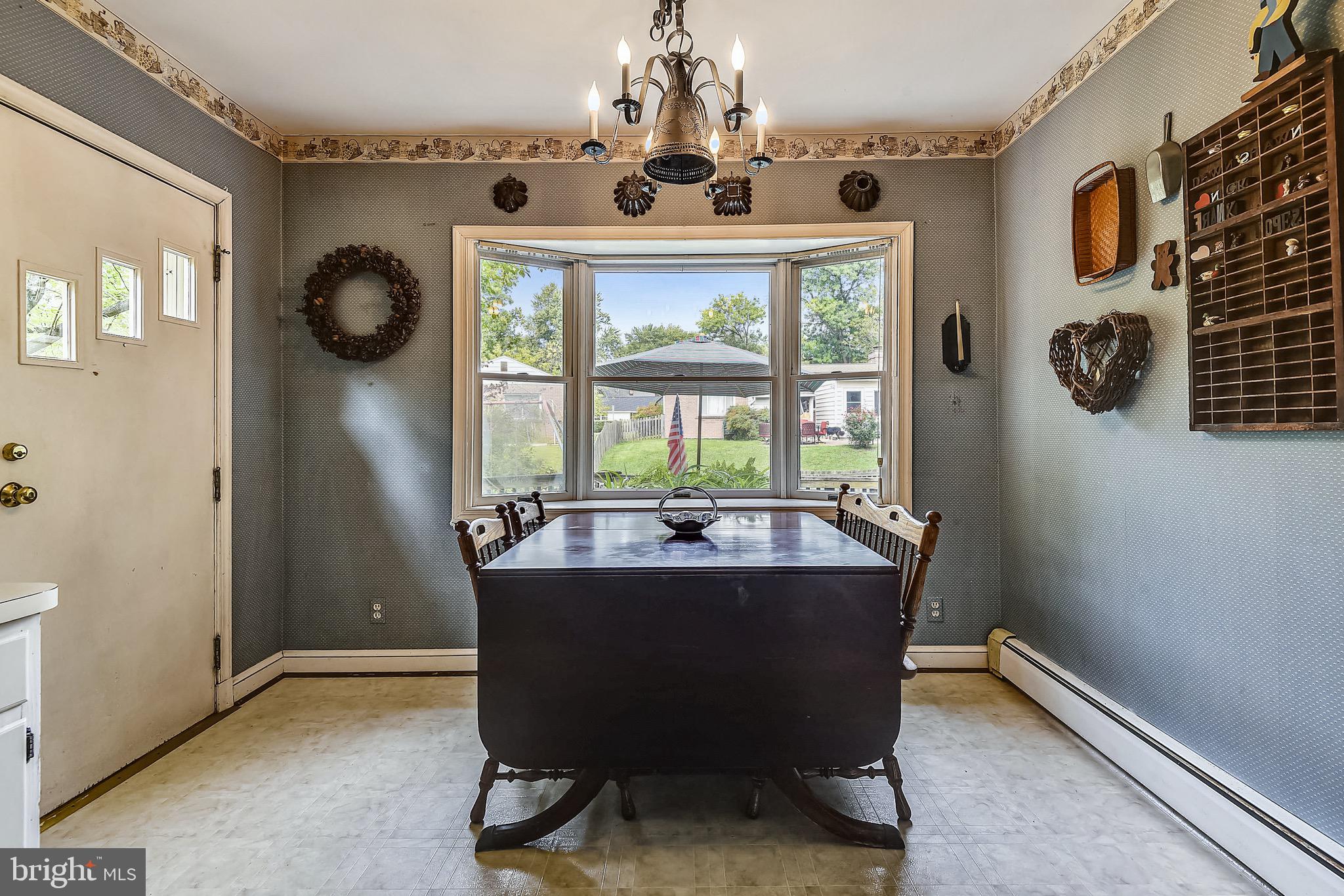 1821 Sherwood Road Silver Spring, MD 20902 - Photo 9 of 25 Breakfast Nook