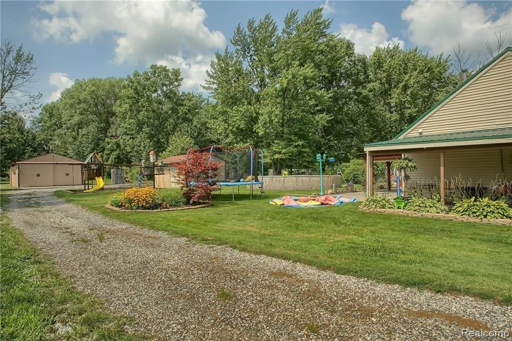 32560 Sutton Road Chesterfield, MI 48047 - Photo 32 of 35
