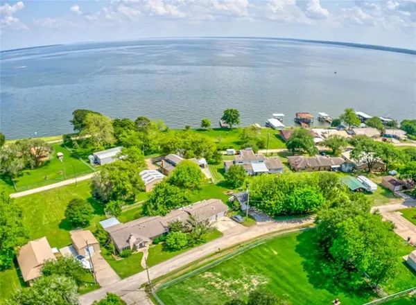 $259,900 | 31 Clearview, Point Blank, TX 77364