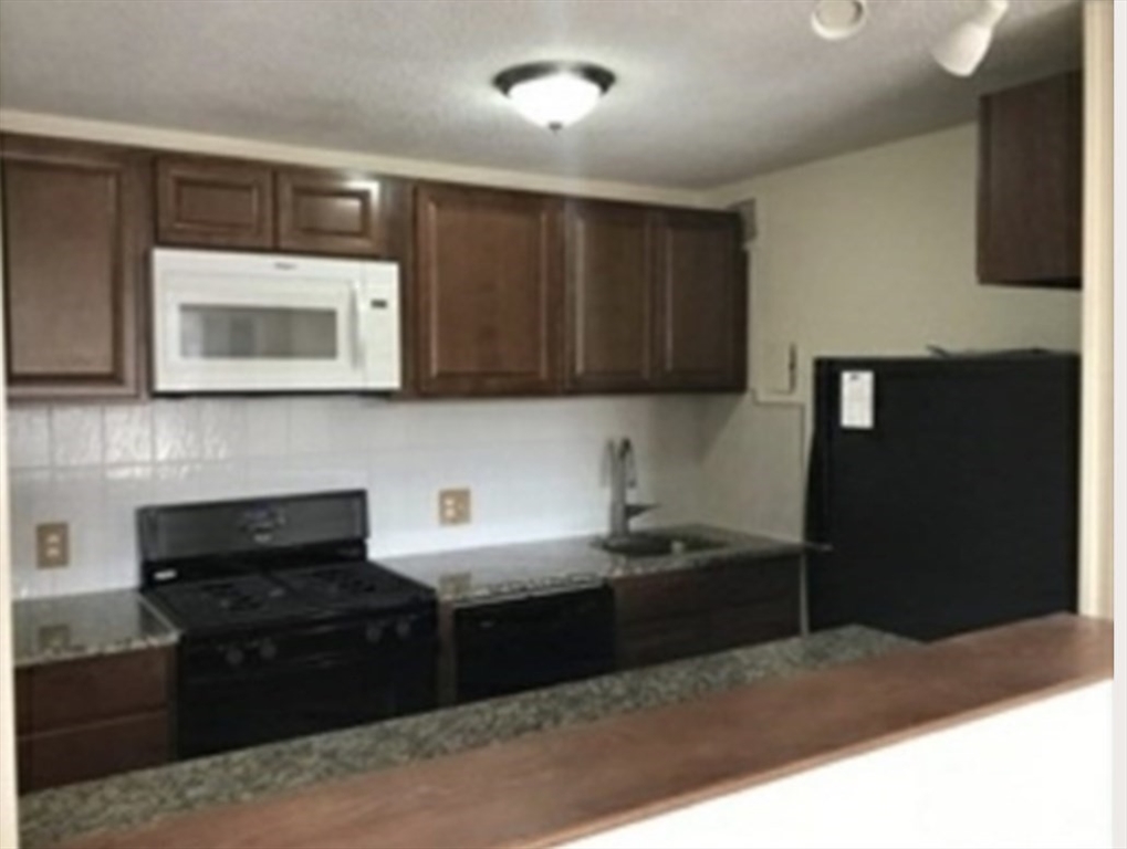 44 Washington Street, Unit 404 Brookline, MA 02445 - Photo 4 of 9