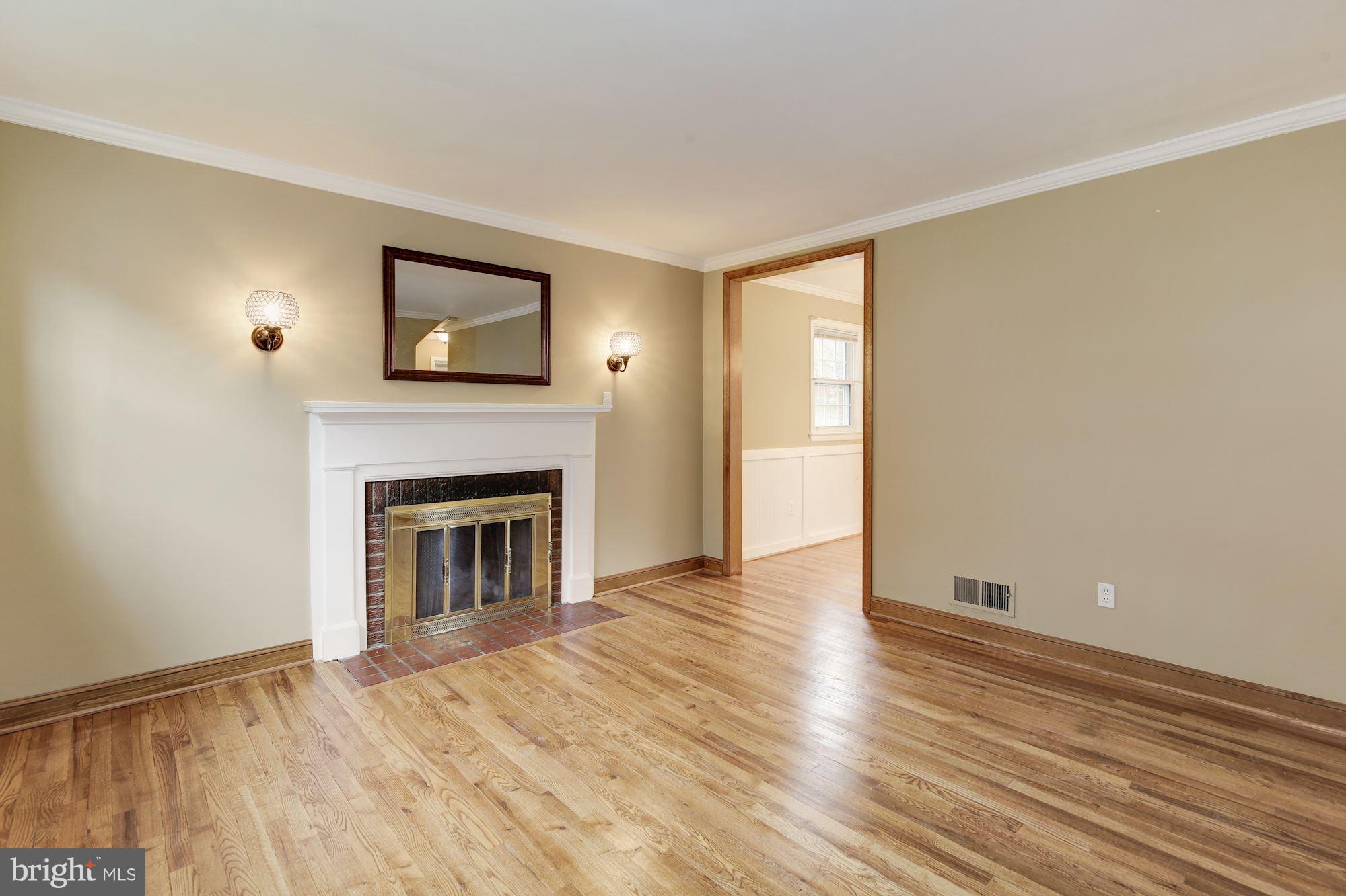 1501 Gridley Lane Silver Spring, MD 20902 - Photo 2 of 30 Living Room