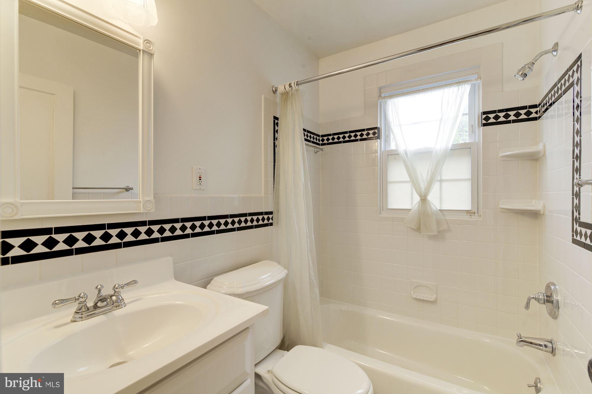 1501 Gridley Lane Silver Spring, MD 20902 - Photo 17 of 30 Bath
