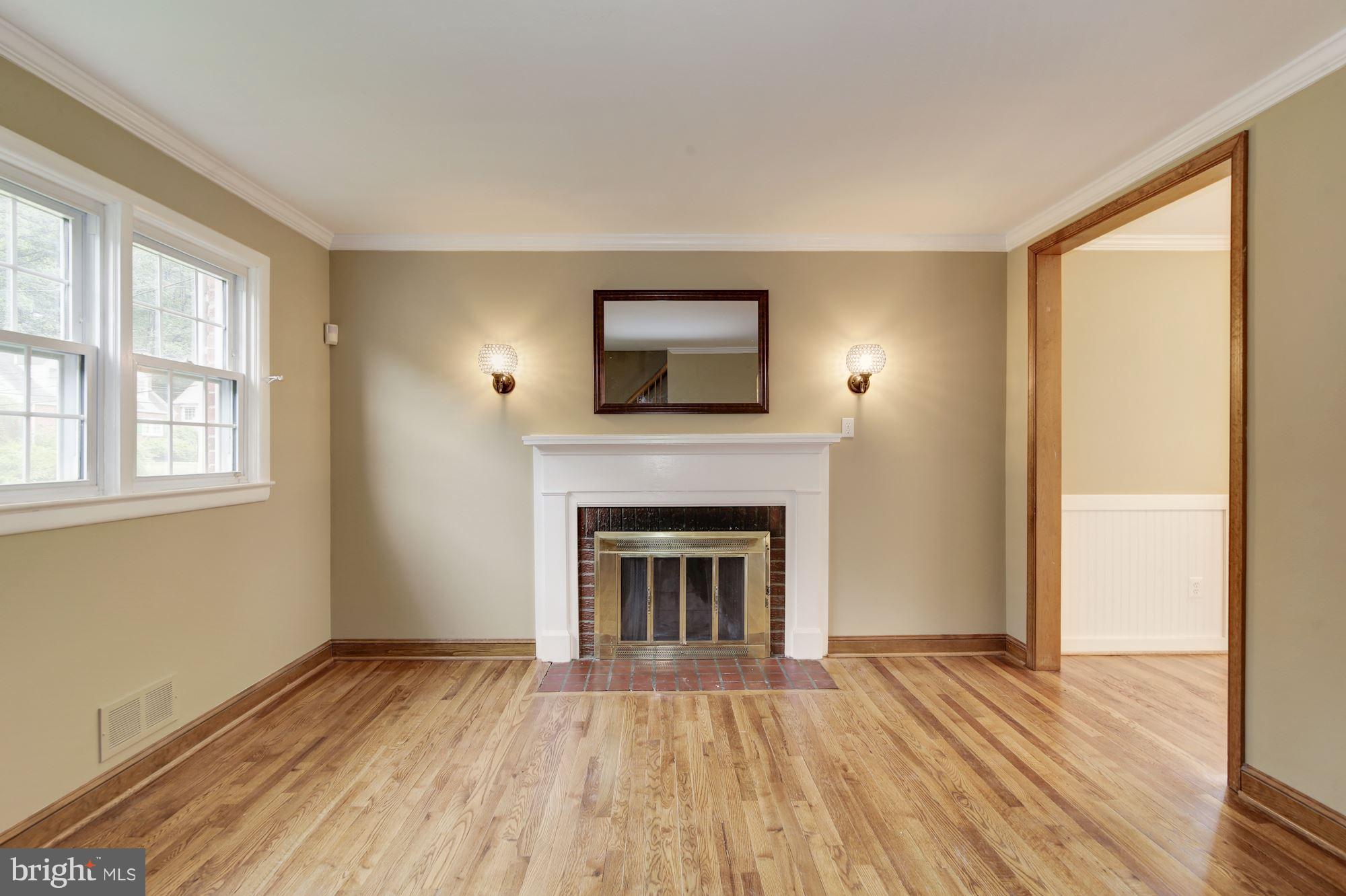 1501 Gridley Lane Silver Spring, MD 20902 - Photo 3 of 30 Living Room