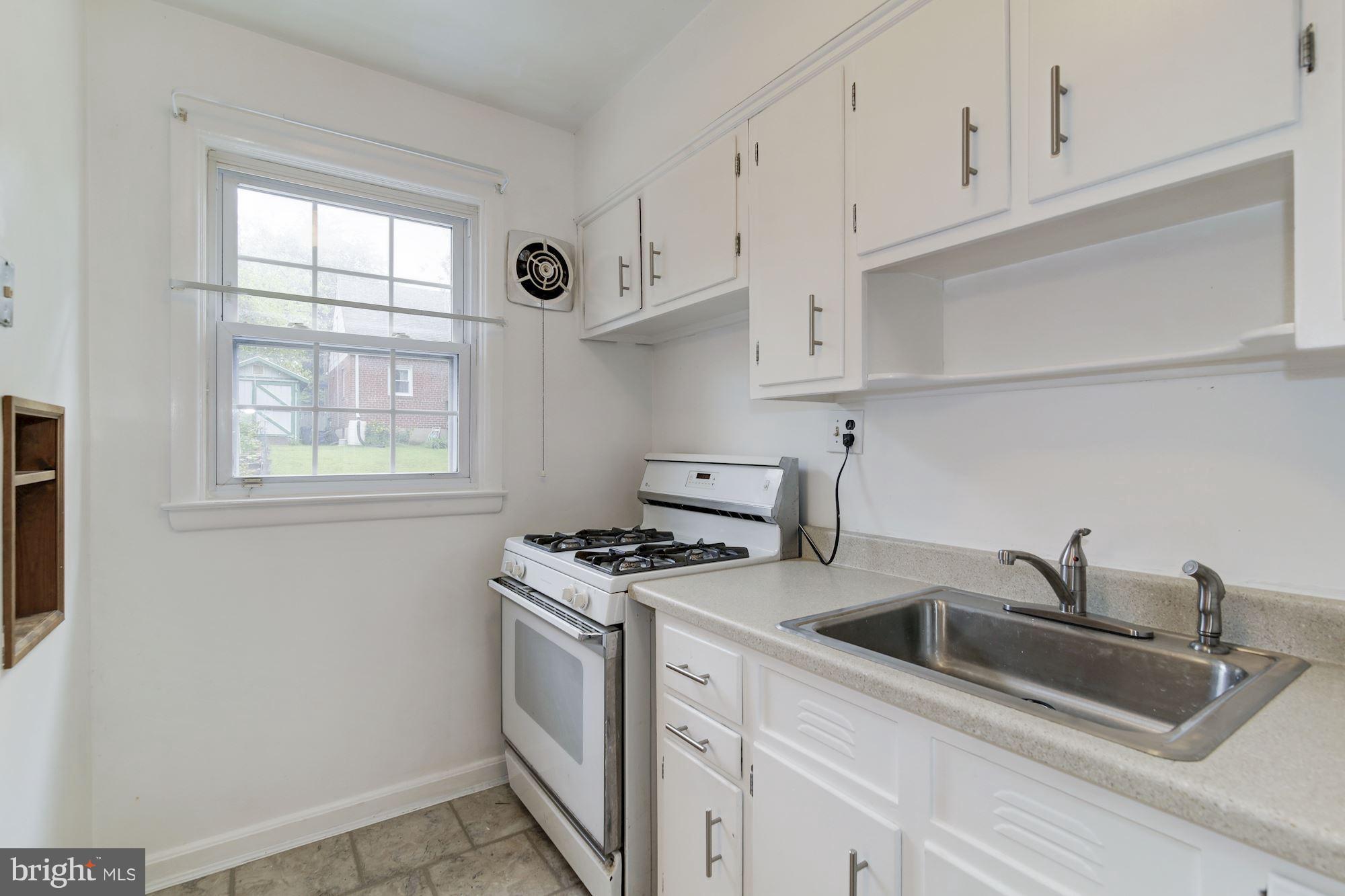 1501 Gridley Lane Silver Spring, MD 20902 - Photo 9 of 30 Kitchen