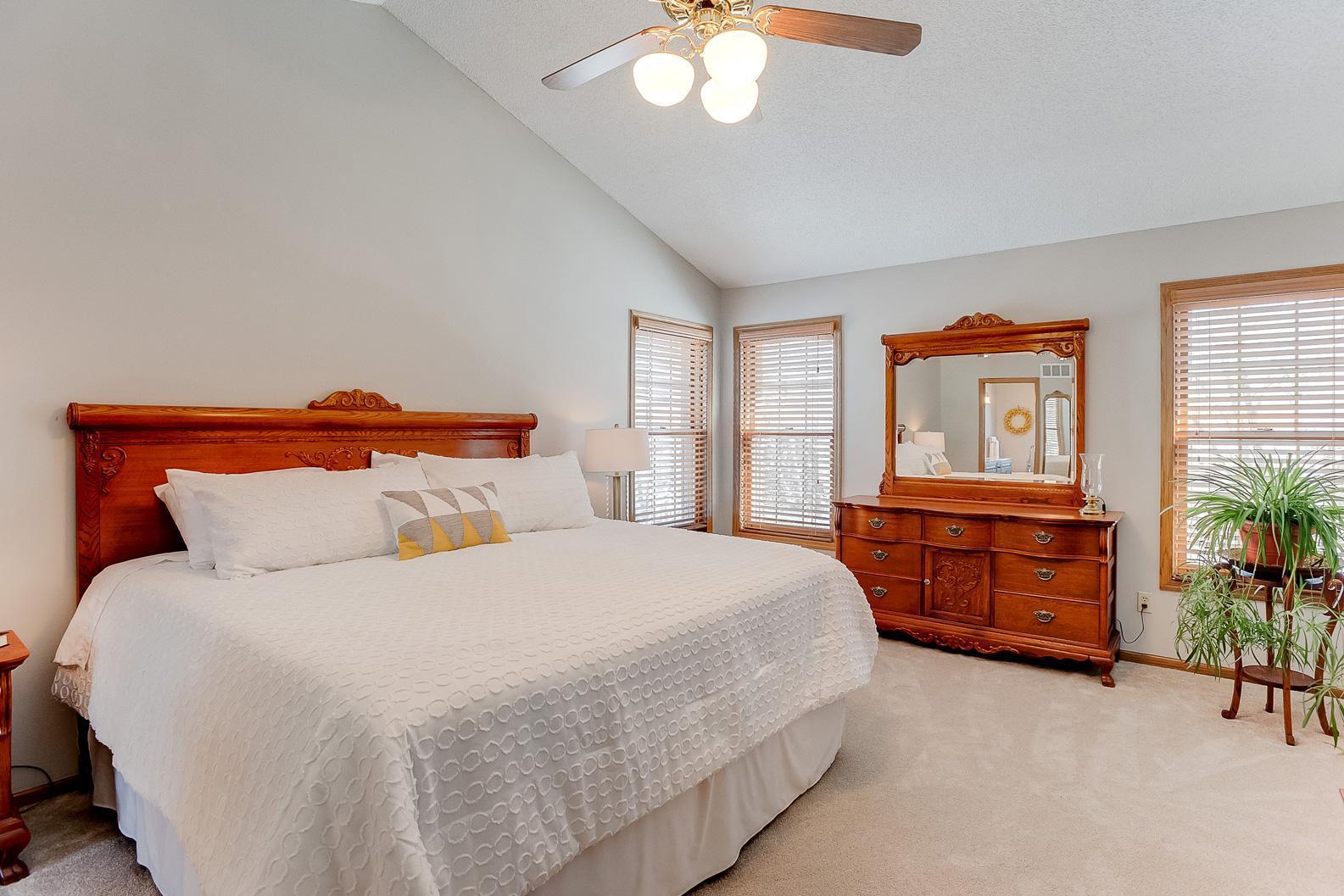2498 Stockbridge Road Mendota Heights, MN 55120 - Photo 24 of 60 Gallery Image 24