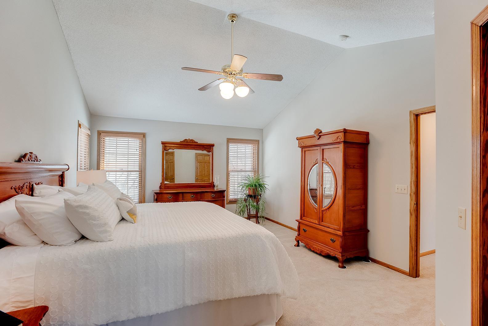 2498 Stockbridge Road Mendota Heights, MN 55120 - Photo 25 of 60 Gallery Image 25