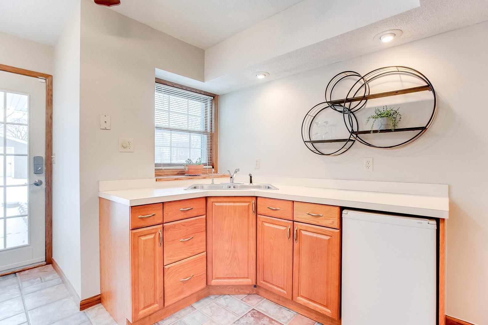 2498 Stockbridge Road Mendota Heights, MN 55120 - Photo 37 of 60 Gallery Image 37