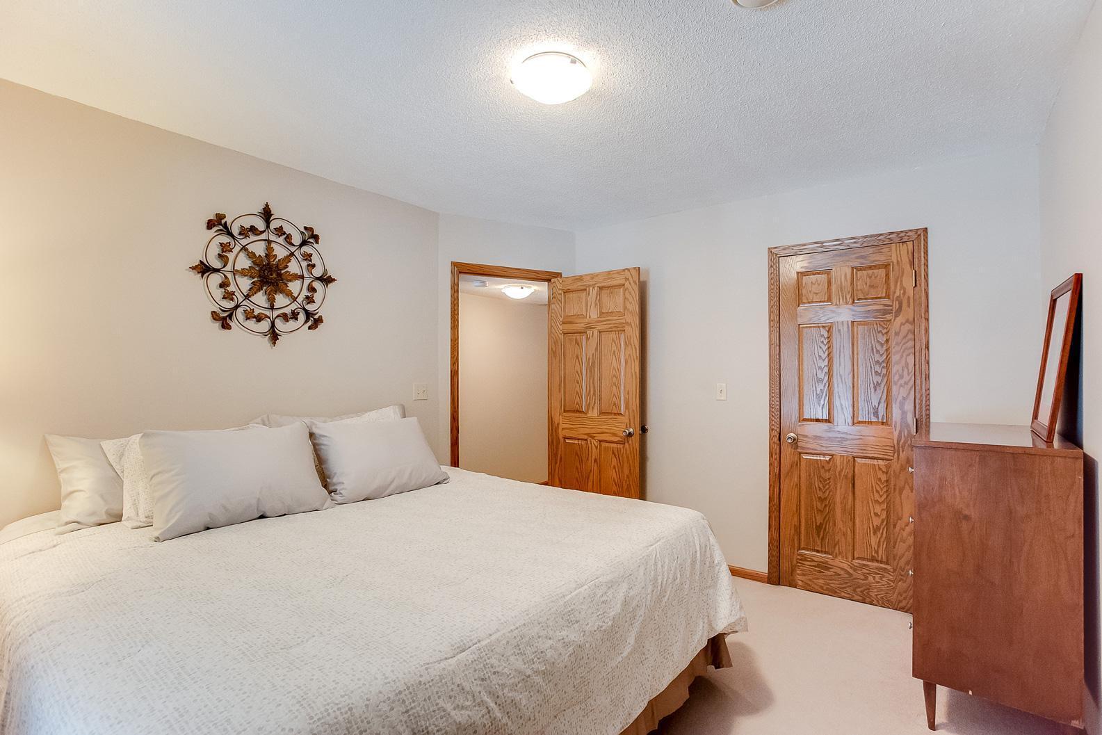 2498 Stockbridge Road Mendota Heights, MN 55120 - Photo 39 of 60 Gallery Image 39