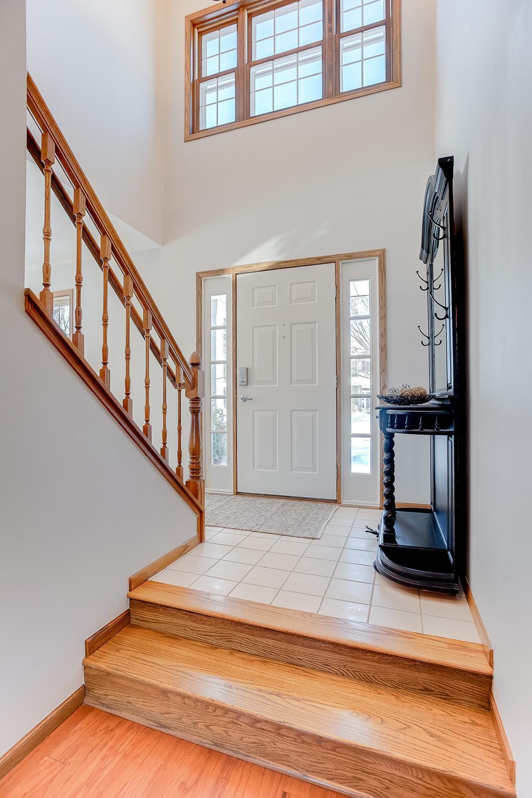 2498 Stockbridge Road Mendota Heights, MN 55120 - Photo 4 of 60 Gallery Image 4