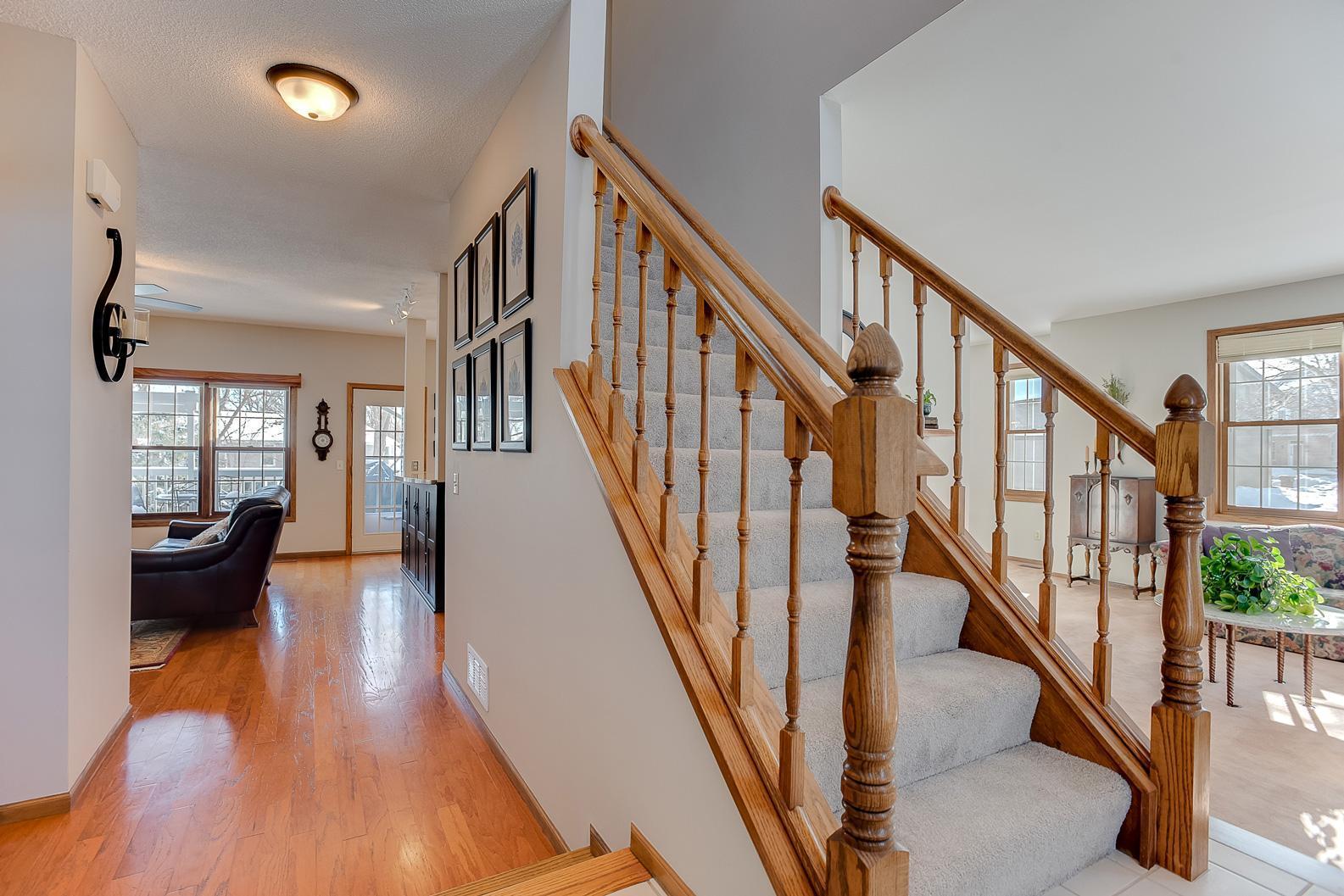 2498 Stockbridge Road Mendota Heights, MN 55120 - Photo 6 of 60 Gallery Image 6