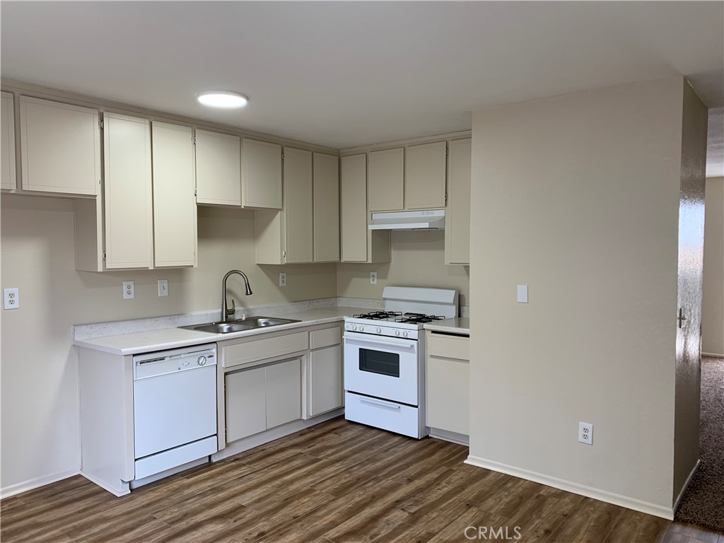 22519 Lucilla Road Apple Valley, CA 92308 - Photo 2 of 13